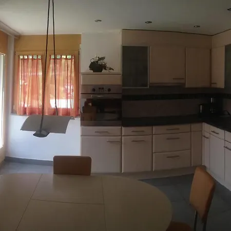 阿尔法摩尼公寓酒店 公寓 *