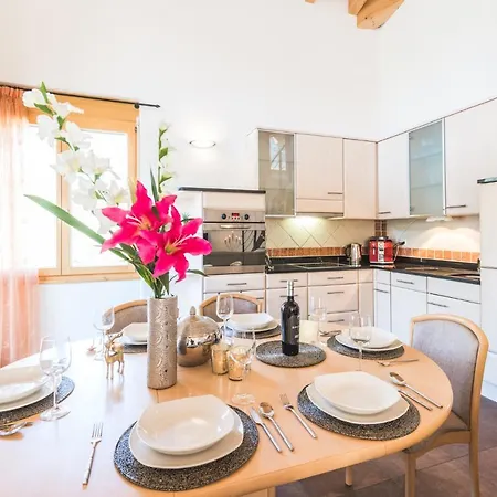 公寓 阿尔法摩尼公寓酒店 *