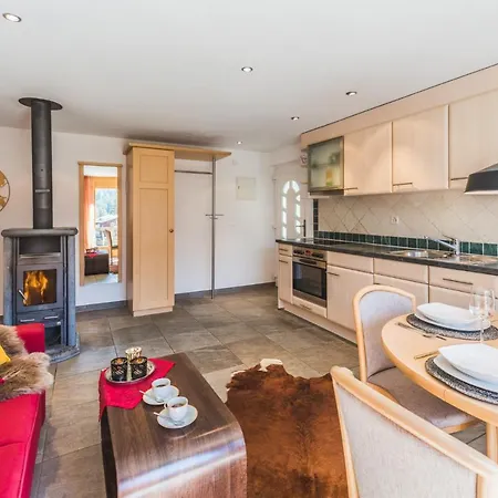 阿尔法摩尼公寓酒店